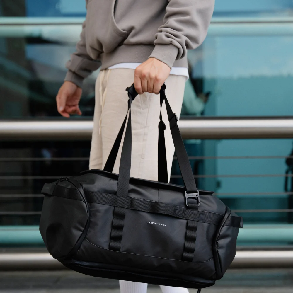 Kapten & Son Lisbon duffle rugzak all black bij Duifhuizen
