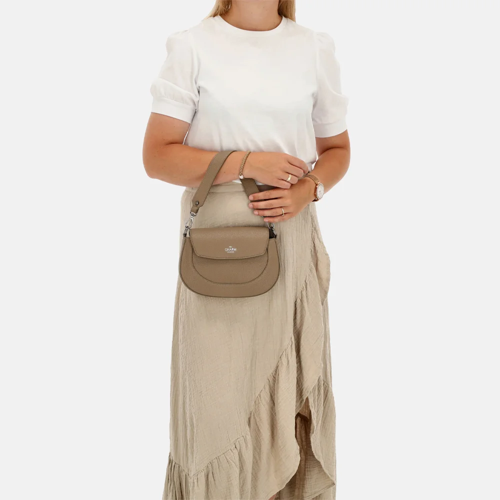 Charm London Montmartre crossbody tas taupe bij Duifhuizen