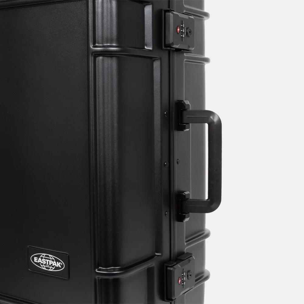 Eastpak Resist'R reiskoffer 68 cm black bij Duifhuizen