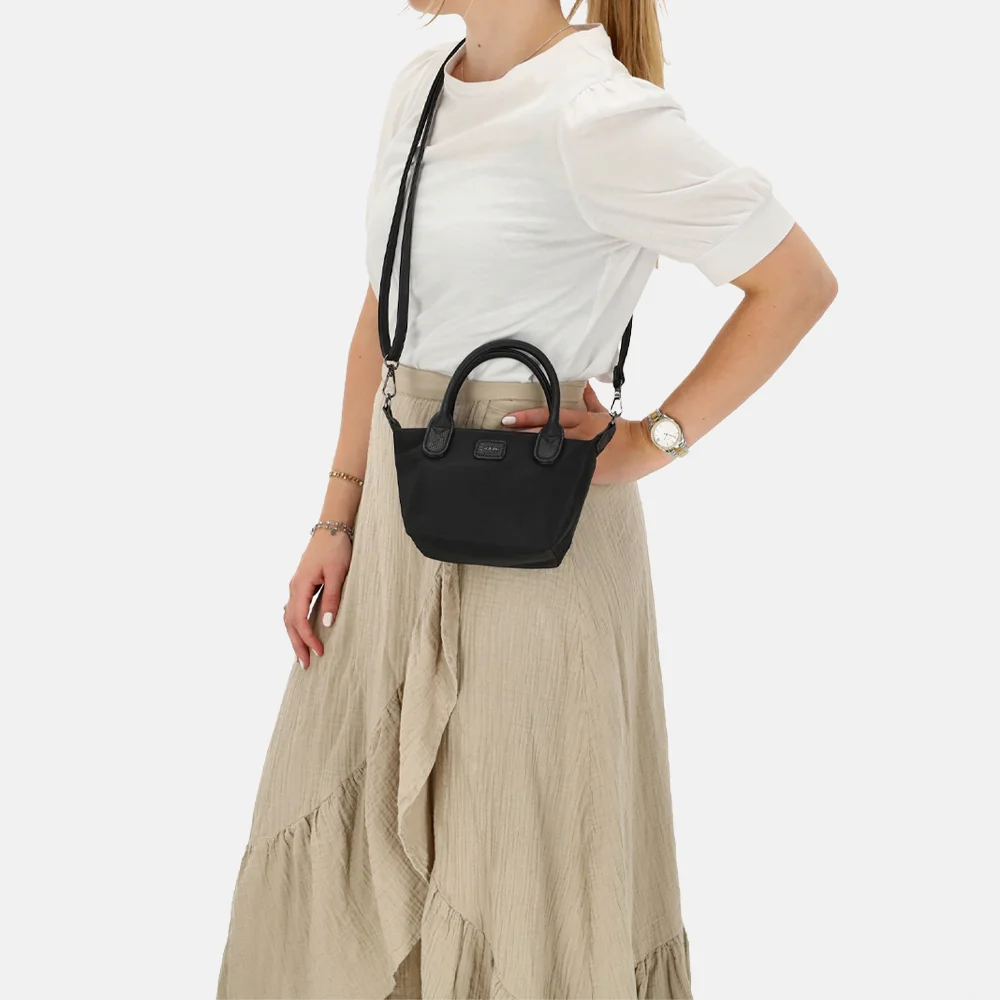 Charm London Buckingham Mono crossbody tas XS zwart bij Duifhuizen
