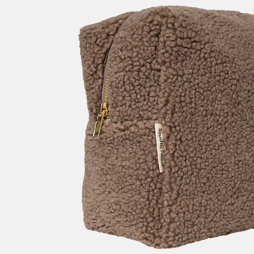 Studio Noos Teddy toilettas L brown bij Duifhuizen