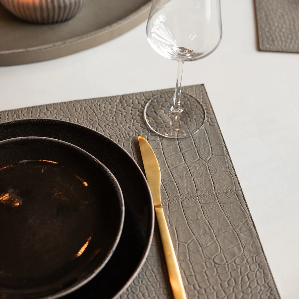 Chamada leren placemats rechthoek croco (2 stuks) taupe bij Duifhuizen