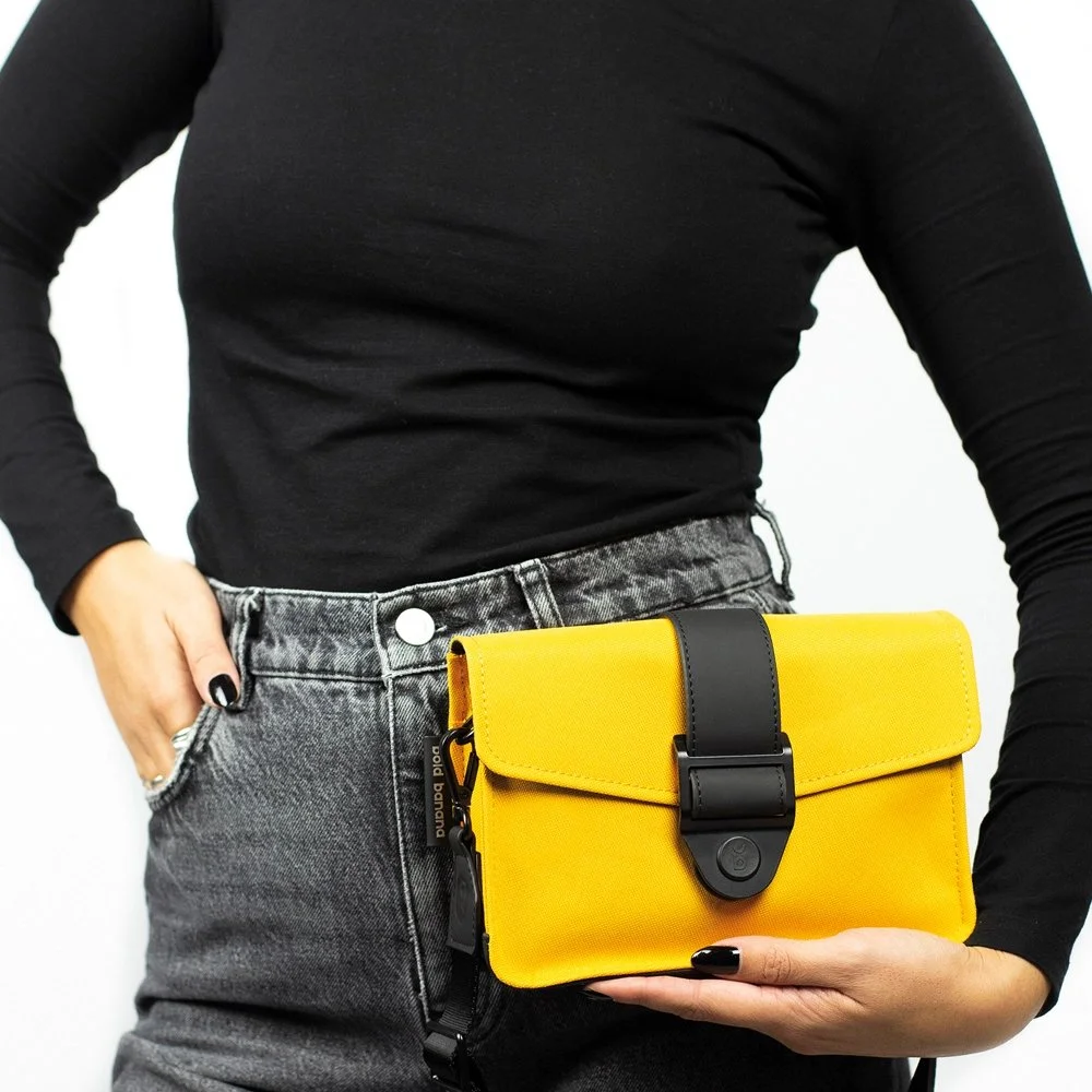 Bold Banana crossbody tas S yellow raven bij Duifhuizen