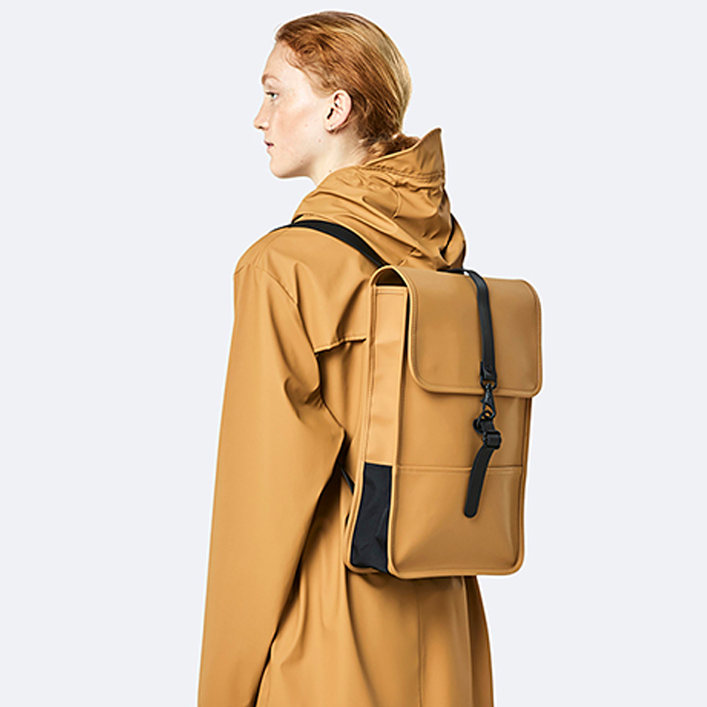 Rains rugzak 15 inch khaki bij Duifhuizen