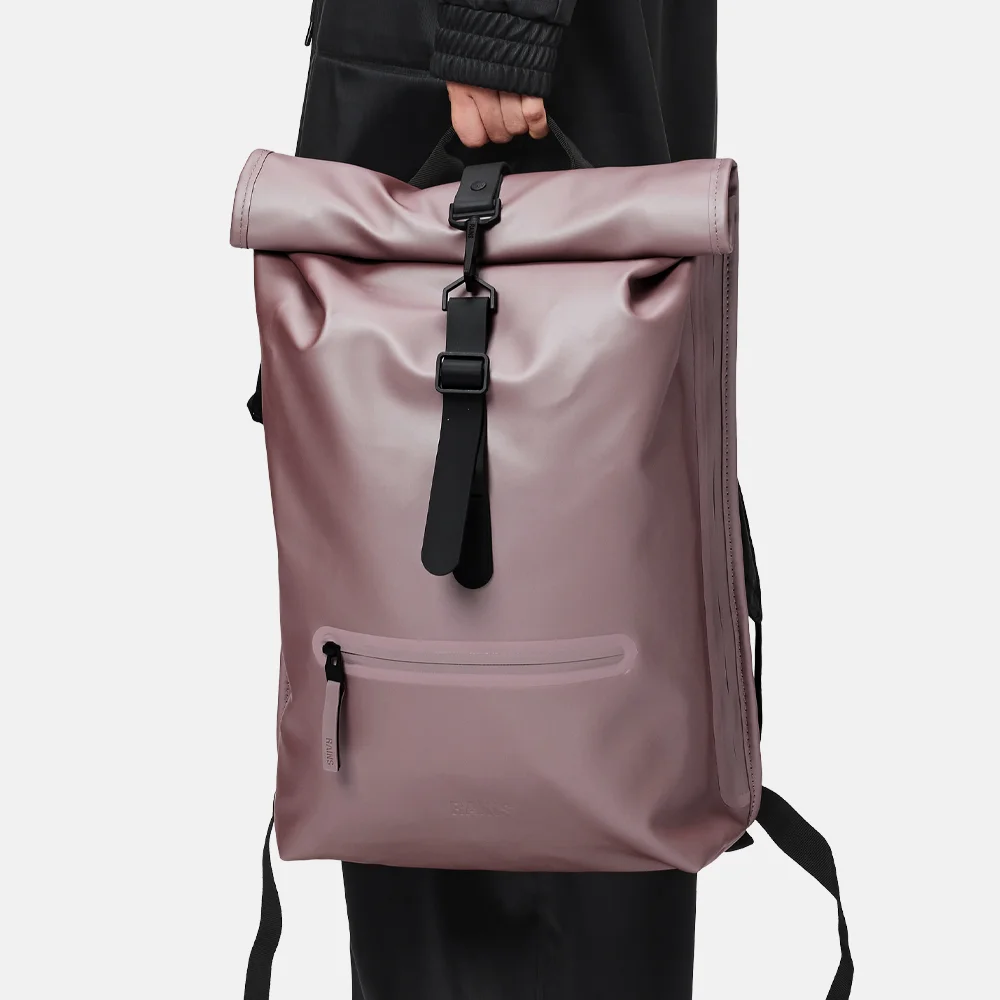 Rains Rolltop rugzak metallic 15 inch muse bij Duifhuizen