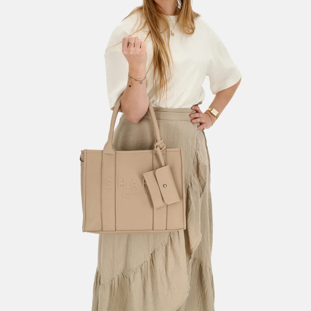 Charm London Debossed shopper M zand bij Duifhuizen