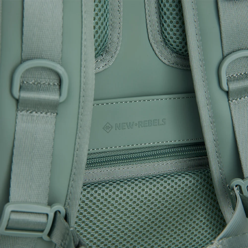 New Rebels Jessi Womby underseater salie groen bij Duifhuizen