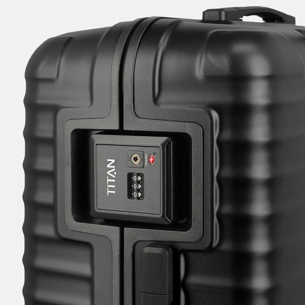 Titan Overseas reiskoffer 69 cm nightshade black bij Duifhuizen