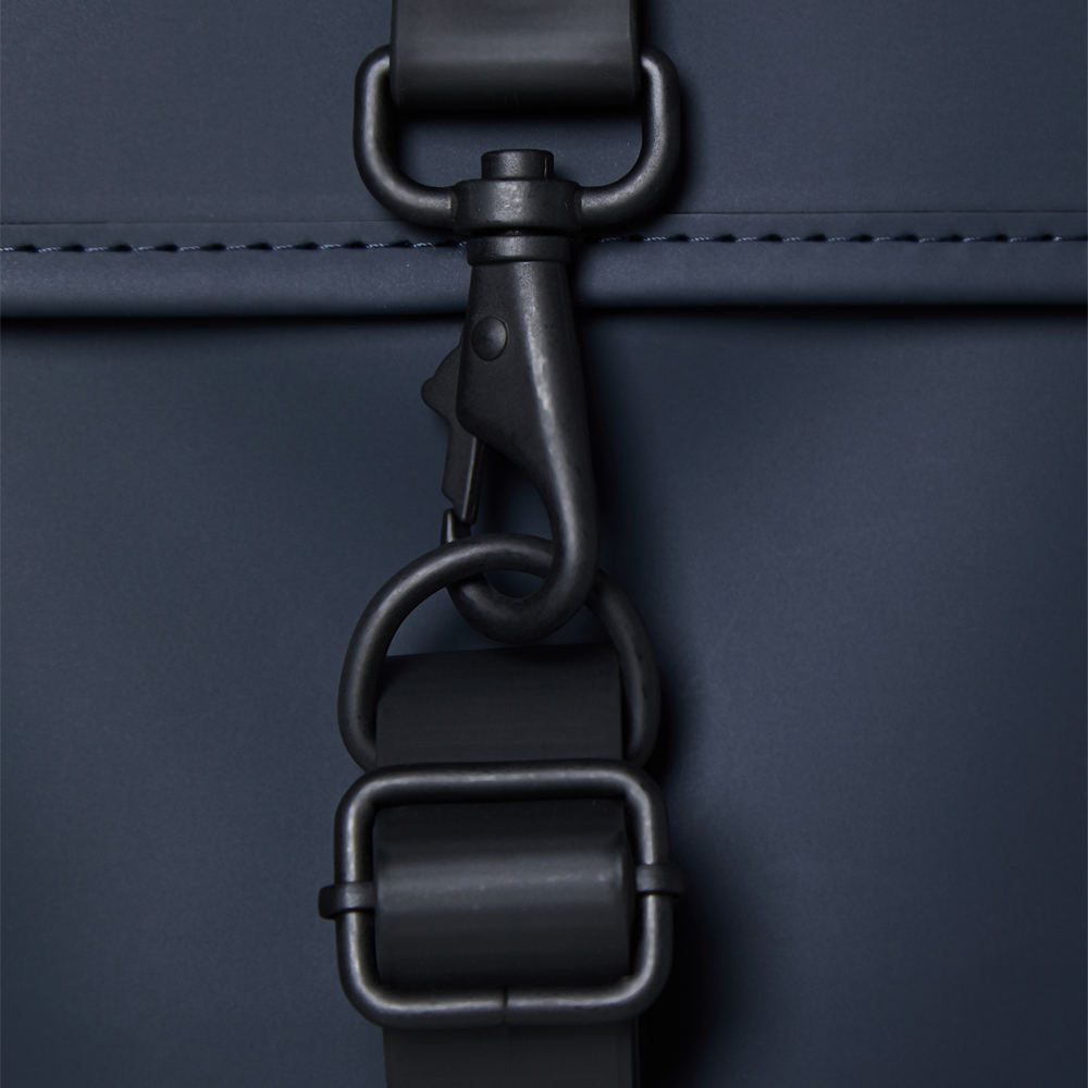 Rains rugzak 15 inch navy bij Duifhuizen