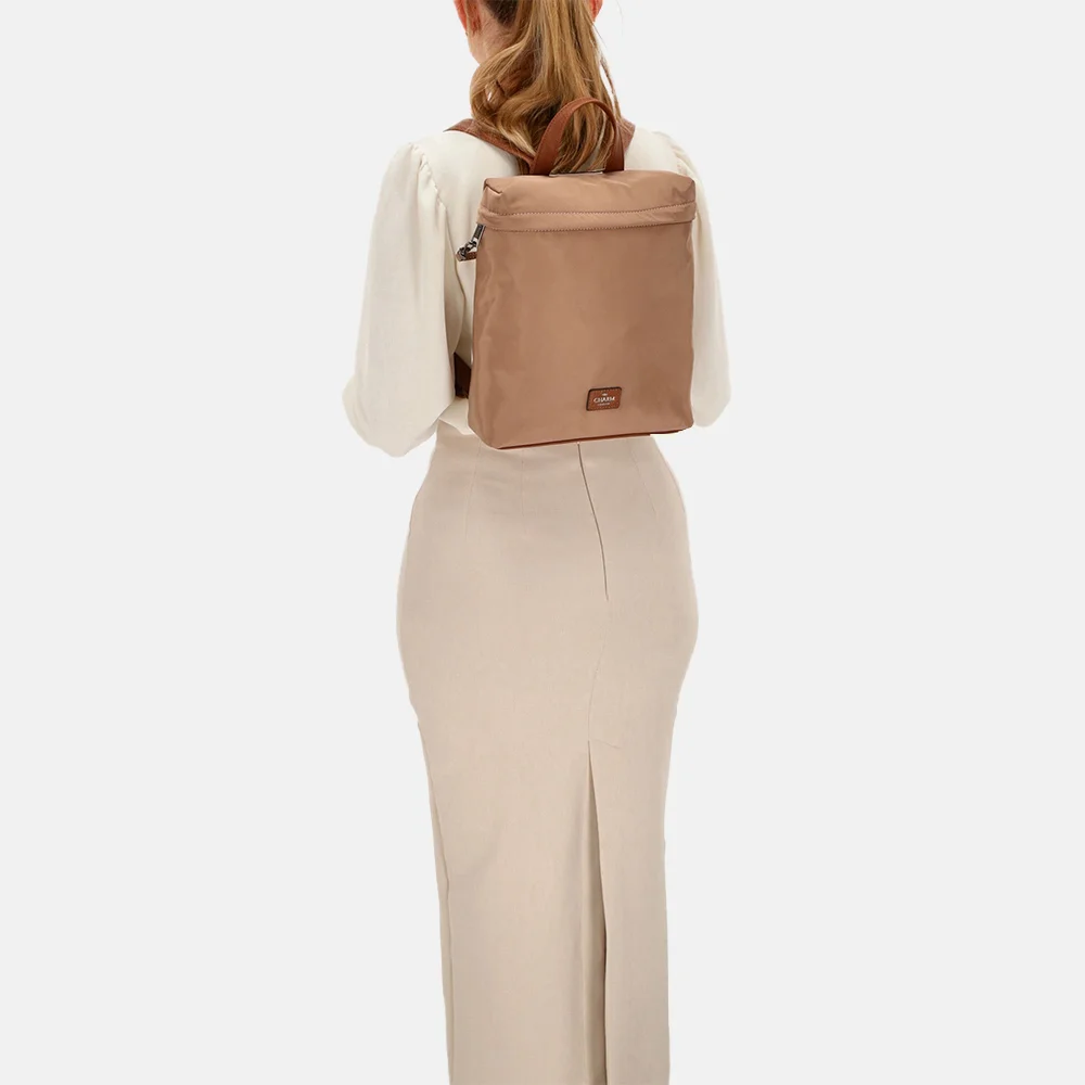 Charm London Buckingham rugzak S taupe bij Duifhuizen