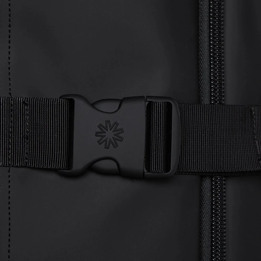 Rains Travel Bag Medium reistas 64 cm black bij Duifhuizen