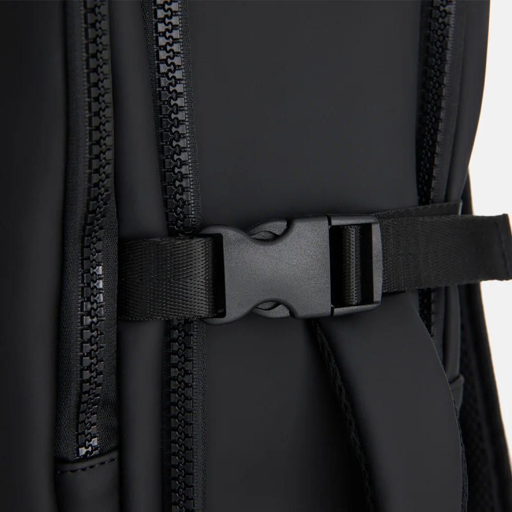 New Rebels Jessi Womby underseater zwart bij Duifhuizen
