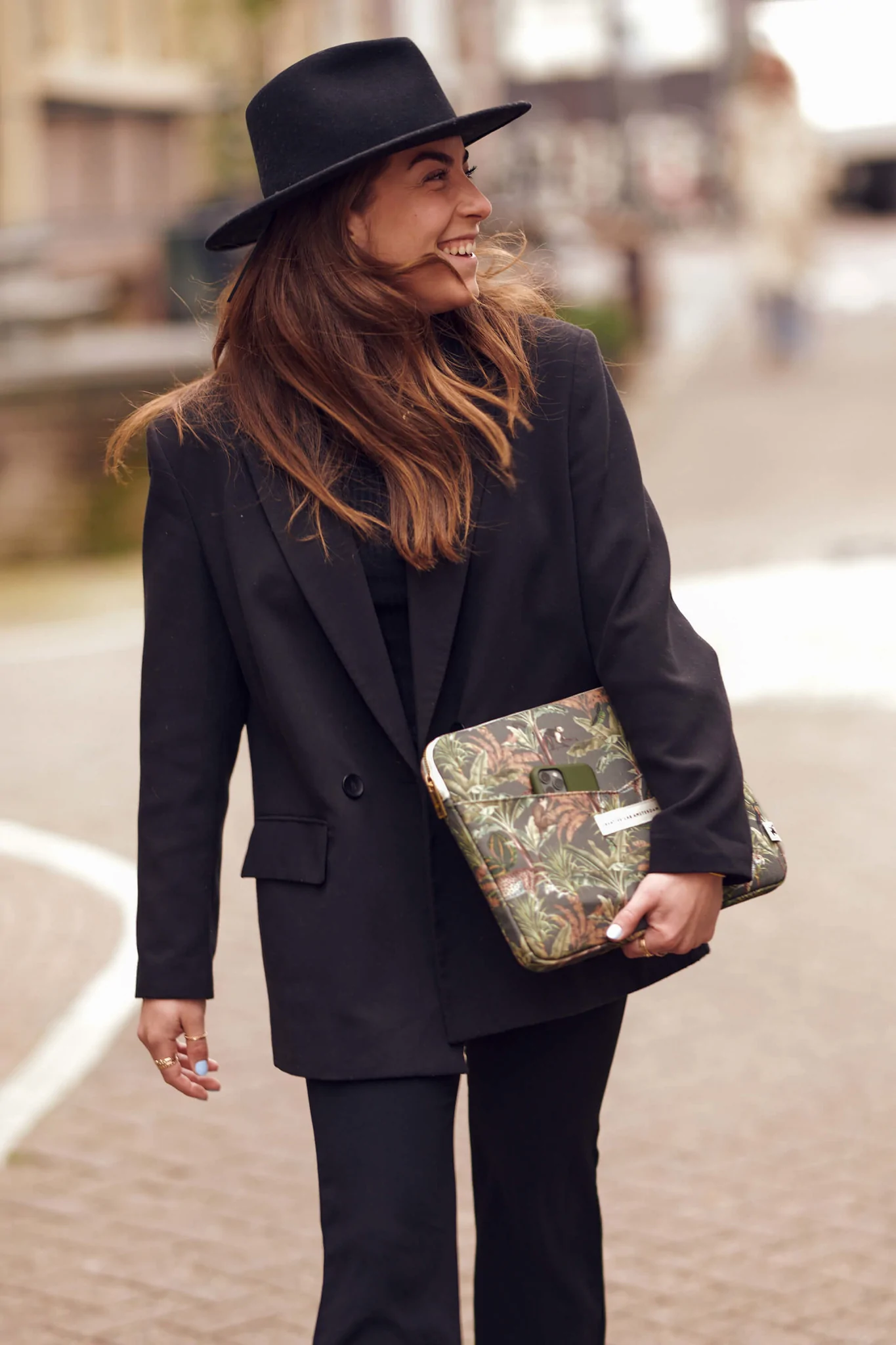 Creative Lab Amsterdam Mighty Jungle laptophoes bij Duifhuizen