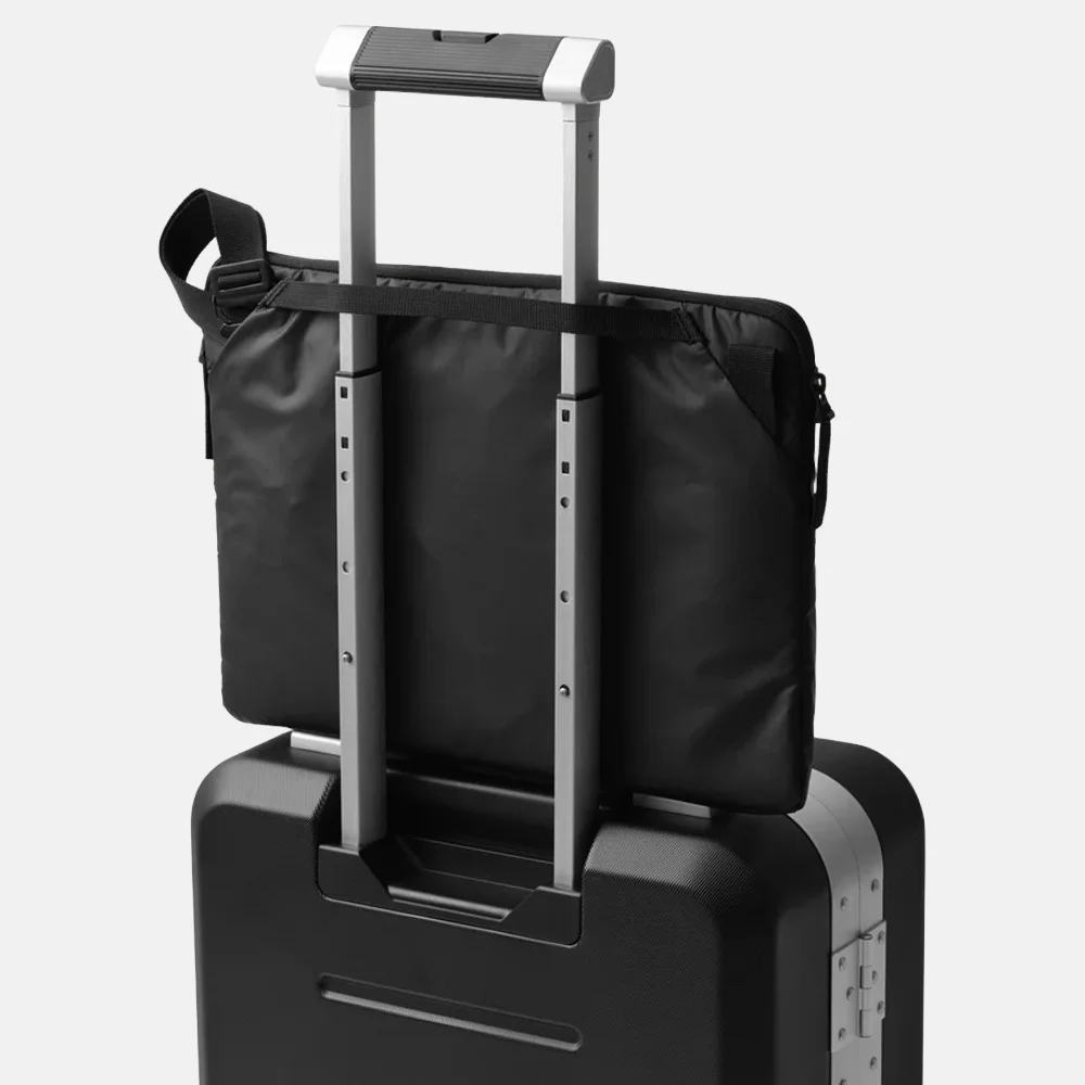 Db Journey Ramverk laptophoes 16 inch black out bij Duifhuizen