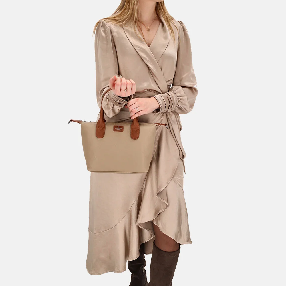 Charm London Buckingham Palace handtas M taupe bij Duifhuizen