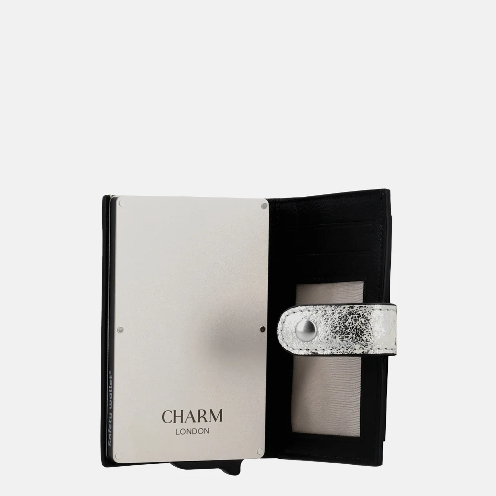 Charm London Metallic pasjeshouder zilver bij Duifhuizen