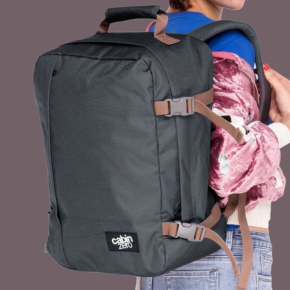 CABINZERO Classic rugzak 28L black sand bij Duifhuizen