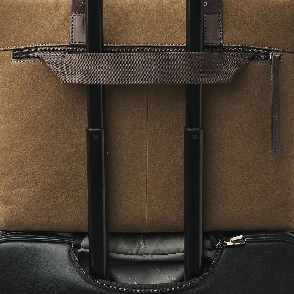 Castelijn en Beerens Nubuck schoudertas 15 inch taupe bij Duifhuizen