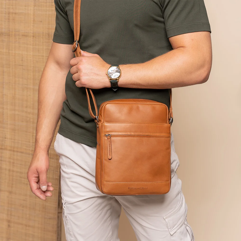 Chesterfield Anzora schoudertas L cognac bij Duifhuizen