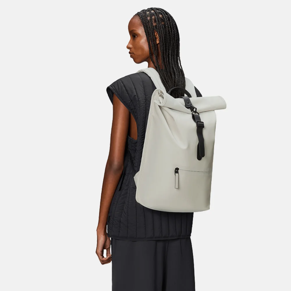 Rains Roll-top rugzak 15 inch matrix bij Duifhuizen