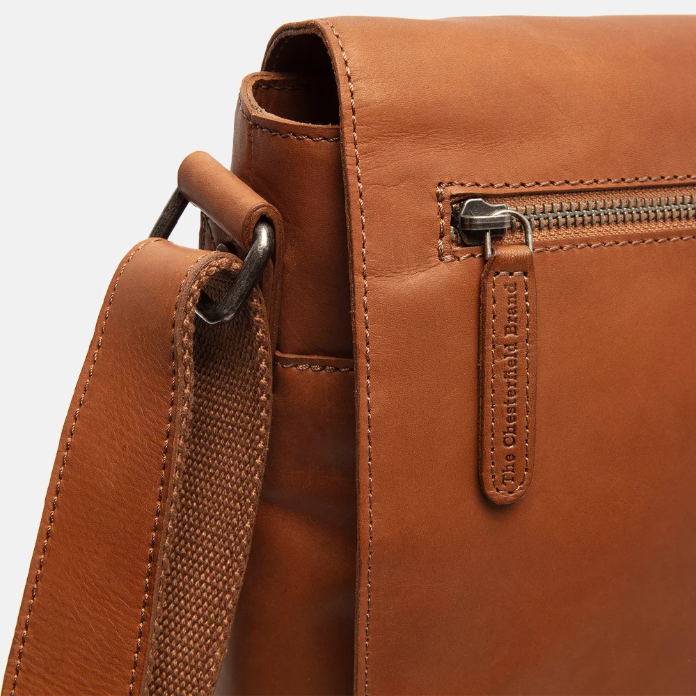 Chesterfield Toledo schoudertas A4 cognac bij Duifhuizen
