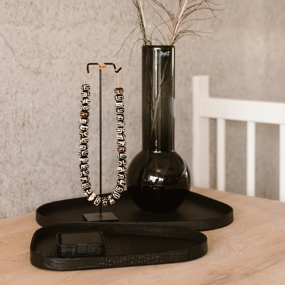 Chamada leren dienblad organisch effen L black bij Duifhuizen